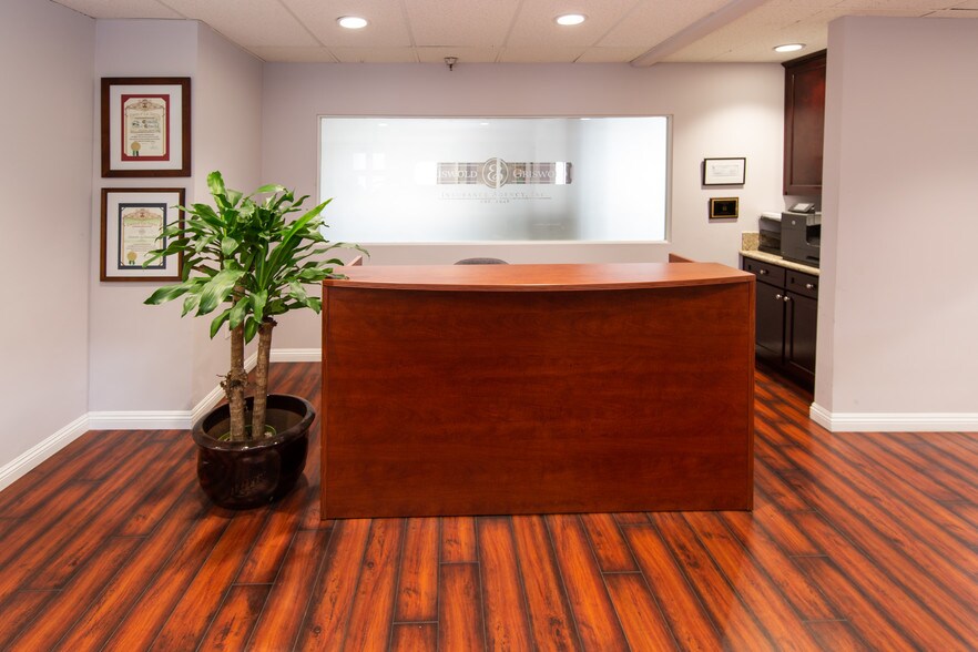 More Photos Of 25550 Hawthorne Blvd, Torrance Medical For Lease