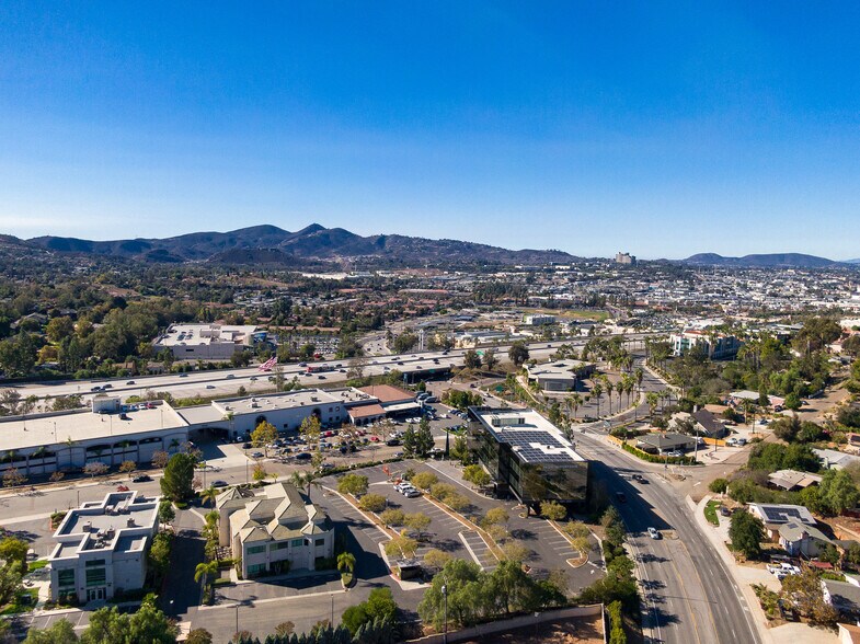 More Photos Of 900 Canterbury Pl, Escondido Office For Lease