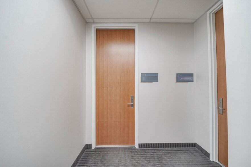 More Photos Of 4763-4789 Yonge St, Toronto Office Residential For Sale