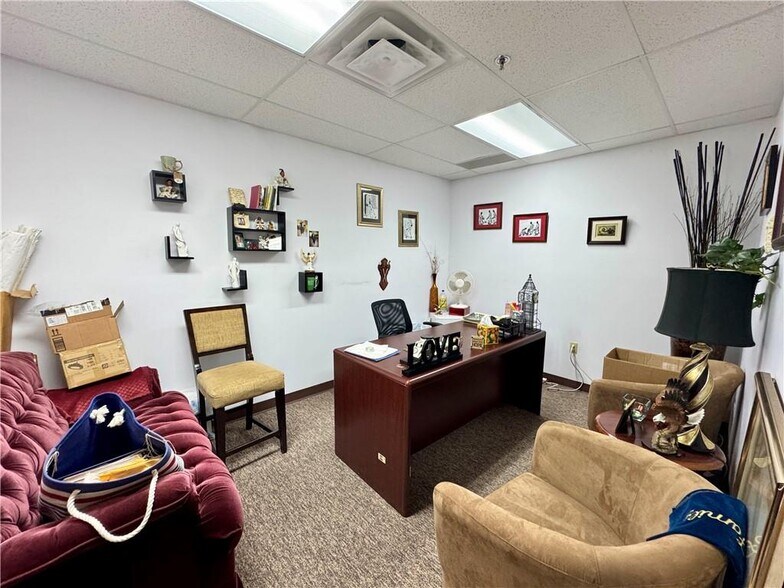 More Photos Of 8701 Sni-A-Bar Rd, Kansas City Religious Facility For Sale