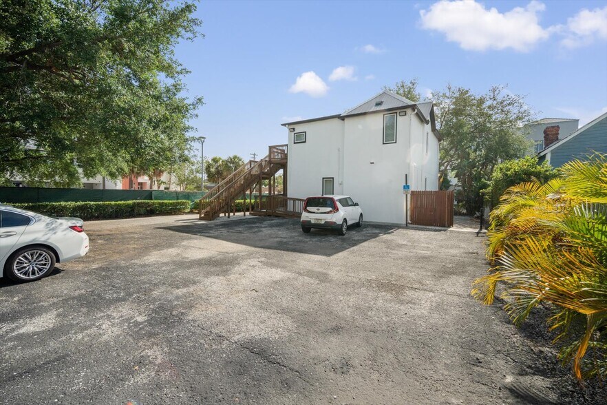 More Photos Of 119 S Dakota Ave, Tampa Medical For Sale