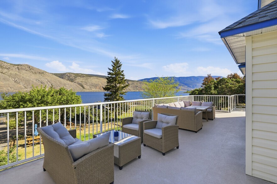 More Photos Of 7001 Savona Access Rd, Thompson-Nicola Hotel For Sale