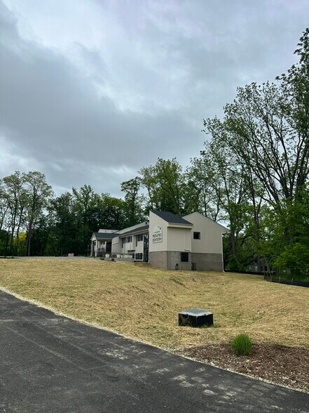 More Photos Of 656 Kreag Rd, Pittsford Office For Lease
