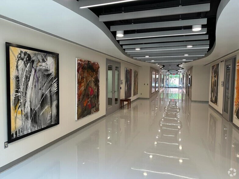 More Photos Of 1604 Spring Hill Rd, Vienna Office For Lease