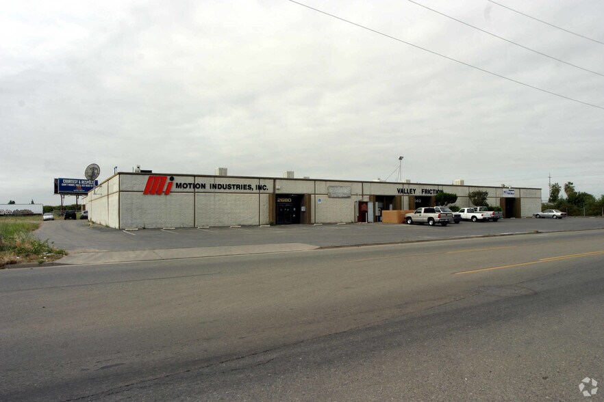 More Photos Of 2642-2680 E Church Ave, Fresno Warehouse For Sale