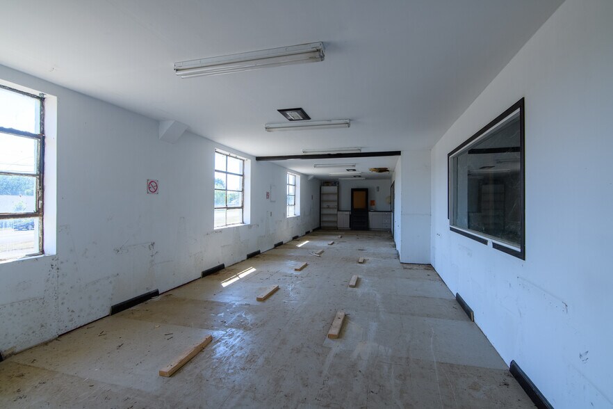 More Photos Of 440 Frankston St, Jacksonville Warehouse For Sale