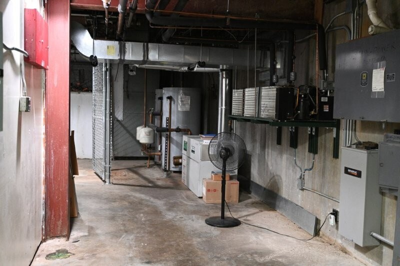 More Photos Of 517 S 4th St, Springfield General Retail For Sale