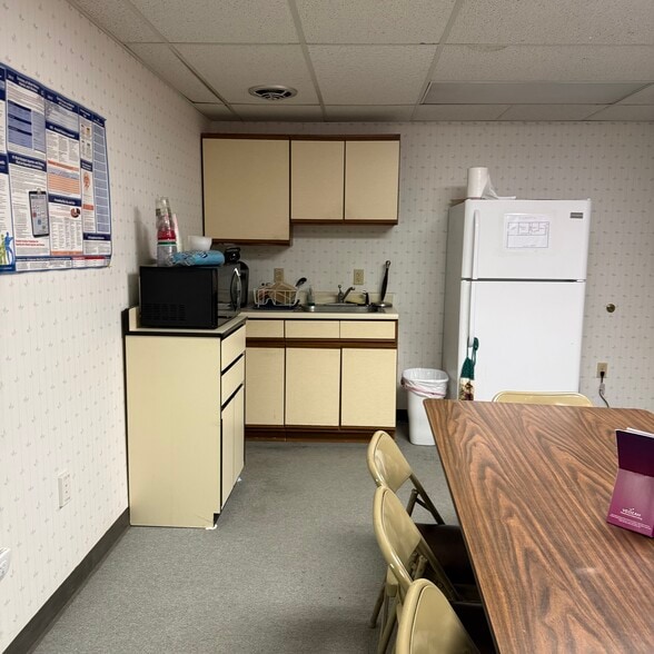 More Photos Of 3 Parkside Ct, Utica Medical For Lease