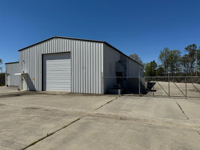 More Photos Of 7272 Governors Dr NW, Huntsville Warehouse For Lease
