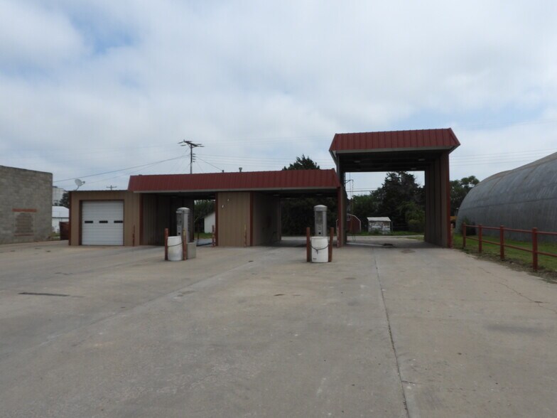 More Photos Of 124 Main St, Shattuck Carwash For Sale