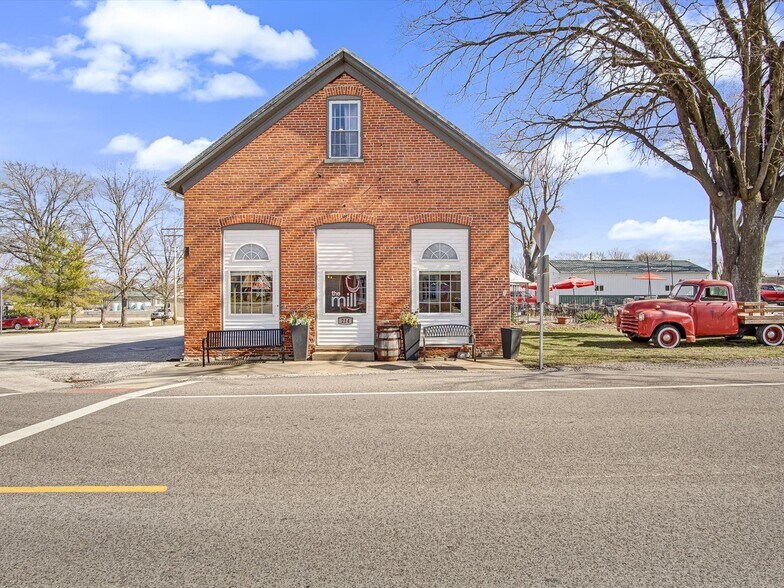 More Photos Of 214 Main St, Ruma Restaurant For Sale