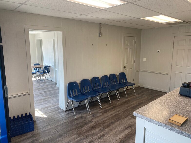 More Photos Of 966 Washington, Evansville Freestanding For Sale