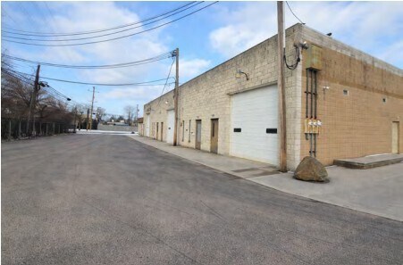More Photos Of 5840-5852 Hubbard Ave, Garden City Warehouse For Sale
