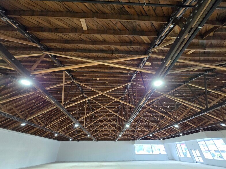 More Photos Of 911 Merchant St, Vacaville Freestanding For Lease