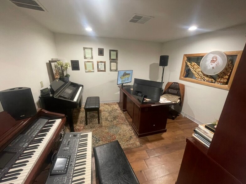 More Photos Of 1386-1388 Westwood Blvd, Los Angeles Storefront Retail Office For Sale