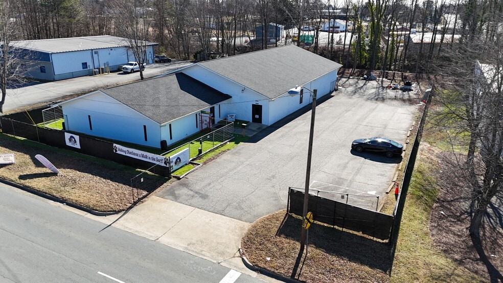Primary Photo Of 8151 North Point Blvd, Winston-Salem Light Manufacturing For Sale