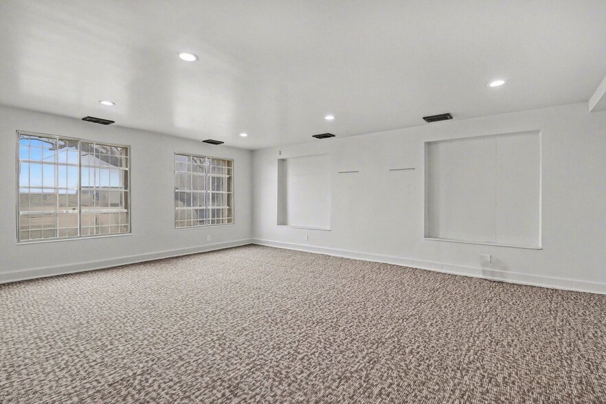 More Photos Of 20210 Sherwood St, Detroit Warehouse For Sale