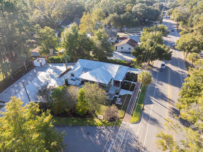 More Photos Of 8026 E Main St, Ridgeland General Retail For Sale