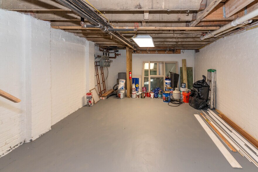 More Photos Of 316 S Broadway, Baltimore Storefront Retail Residential For Sale