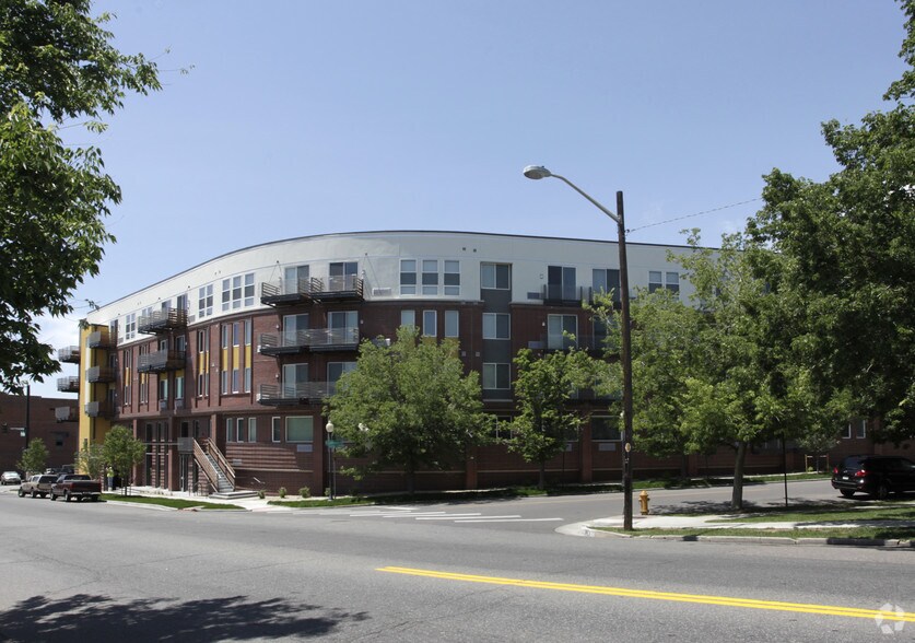 More Photos Of 2424-2434 W Caithness Pl, Denver Apartments For Lease