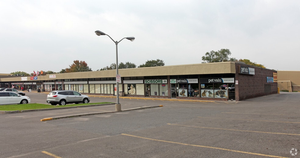 More Photos Of 601 Dundas St W, Whitby Unknown For Lease