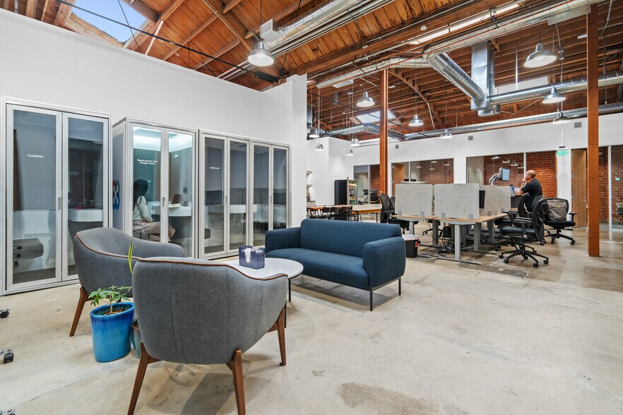 More Photos Of 2014-2058 Broadway, Santa Monica Loft Creative Space For Lease