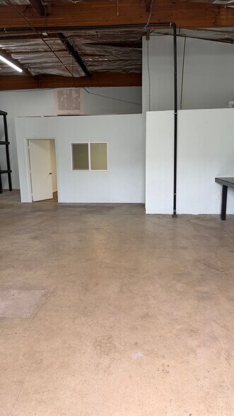 More Photos Of 148 W 32nd St, Los Angeles Land For Lease