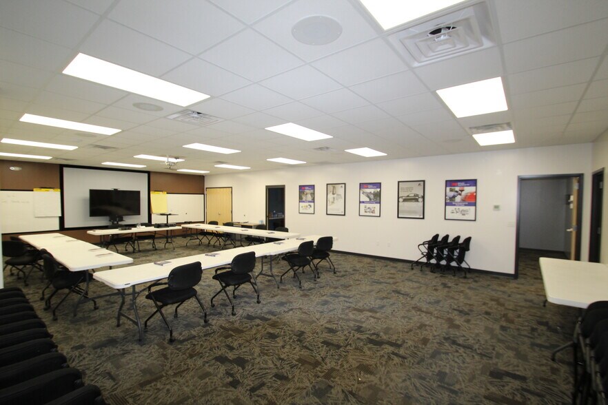 More Photos Of 1793 N Main St, Orrville Service For Sale