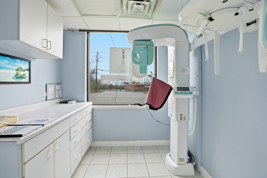 More Photos Of 2071 Irving Park Rd, Hanover Park Medical For Sale
