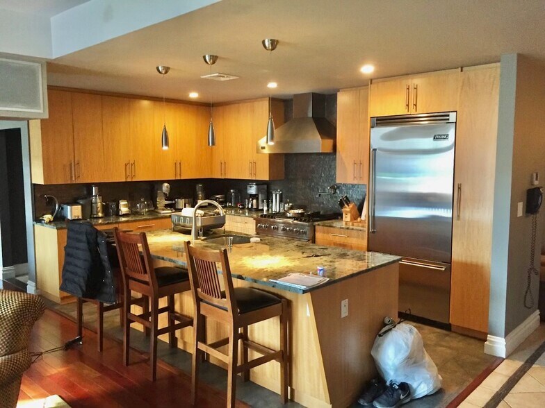 More Photos Of 3129 Perry Ave, Bronx General Retail For Sale