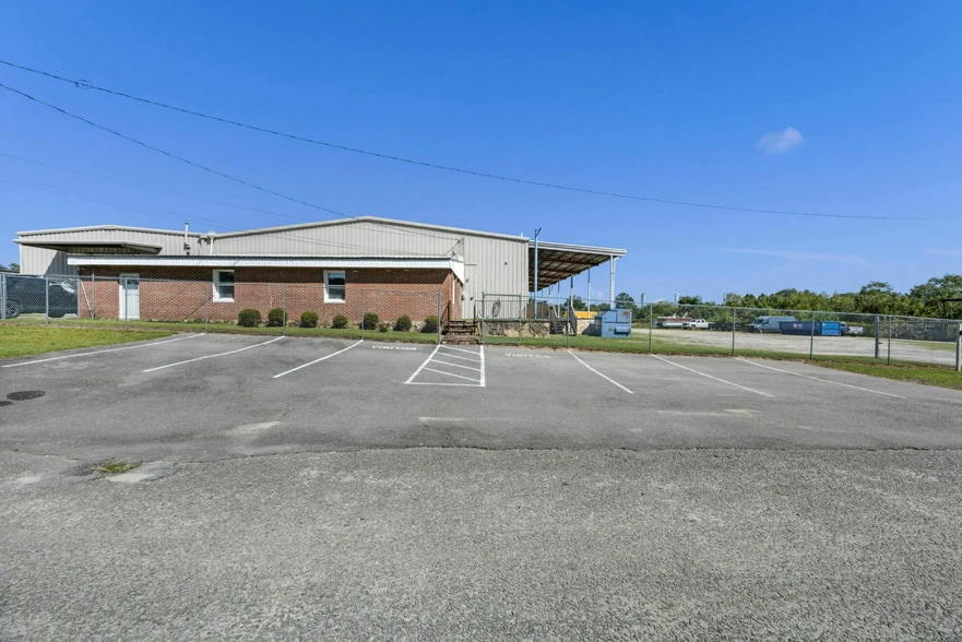 More Photos Of 1305 Dunbar Rd, Cayce Service For Lease