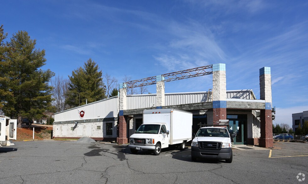 More Photos Of 340 Greenbrier Dr, Charlottesville Manufacturing For Lease
