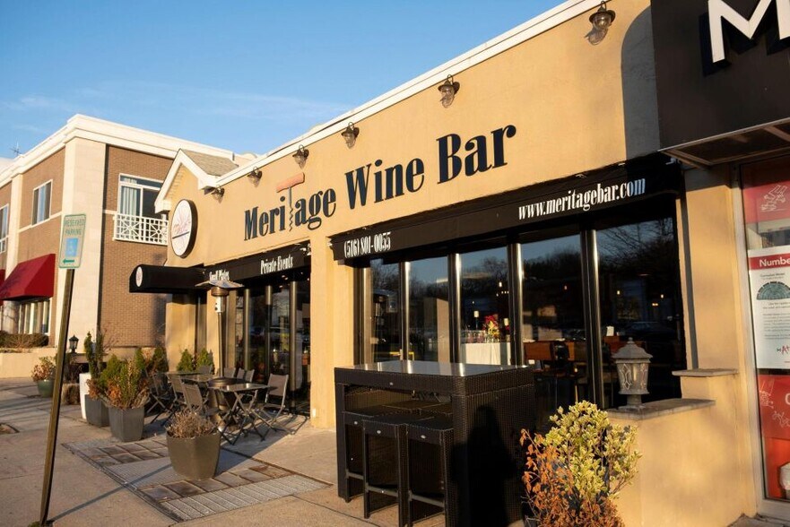 More Photos Of 90 School St, Glen Cove Restaurant For Lease