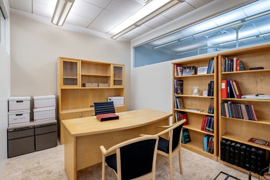 More Photos Of 10930 N Tatum Blvd, Phoenix Medical For Sale