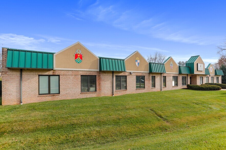 More Photos Of 18614 Crestwood Dr, Hagerstown Schools For Lease