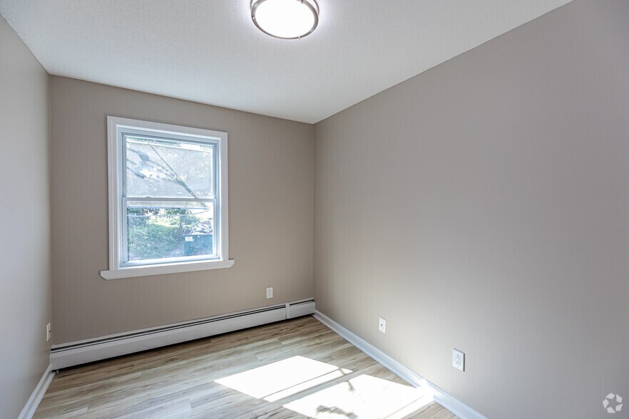 More Photos Of 82 Main St, East Hampton Apartments For Lease