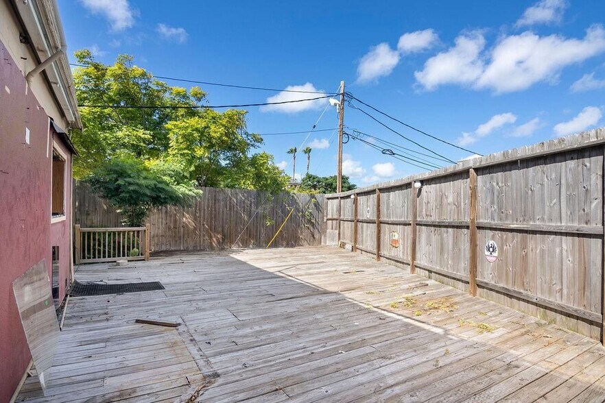 More Photos Of 5506 Saratoga Blvd, Corpus Christi Restaurant For Lease