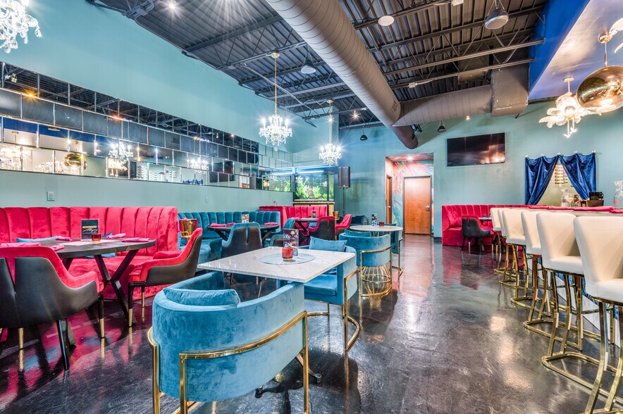 More Photos Of 2601 W Jefferson St, Grand Prairie Bar For Sale