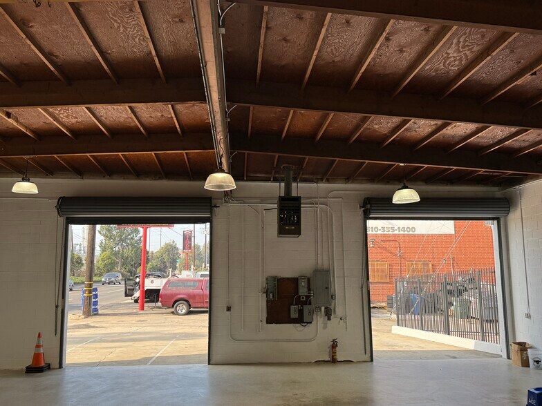 More Photos Of 419 E El Segundo Blvd, El Segundo Service For Lease