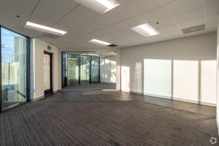 More Photos Of 2037-2077 S Vineyard Ave, Ontario Unknown For Lease