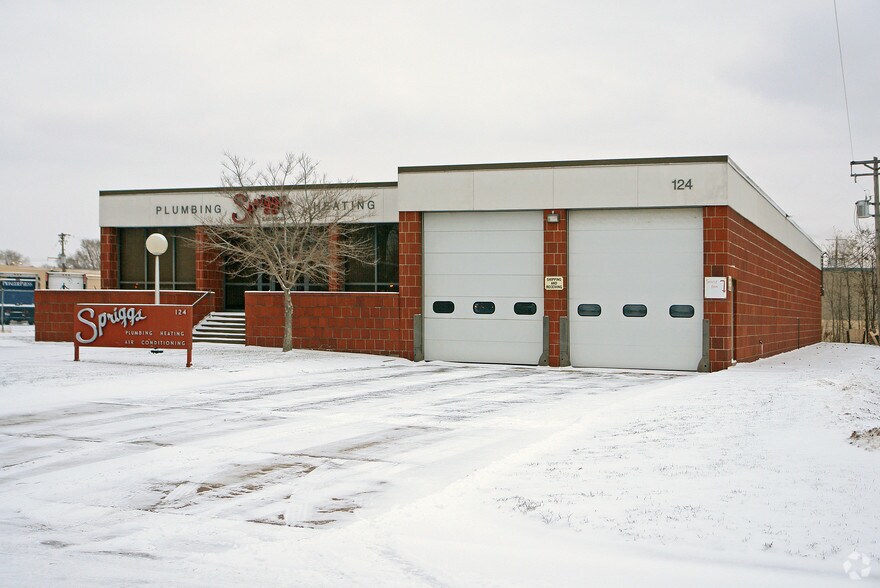 More Photos Of 124 Eva St, Saint Paul Light Manufacturing For Sale