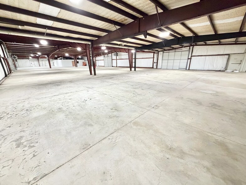 More Photos Of 3609-3611 S High Ave, Oklahoma City Warehouse For Lease