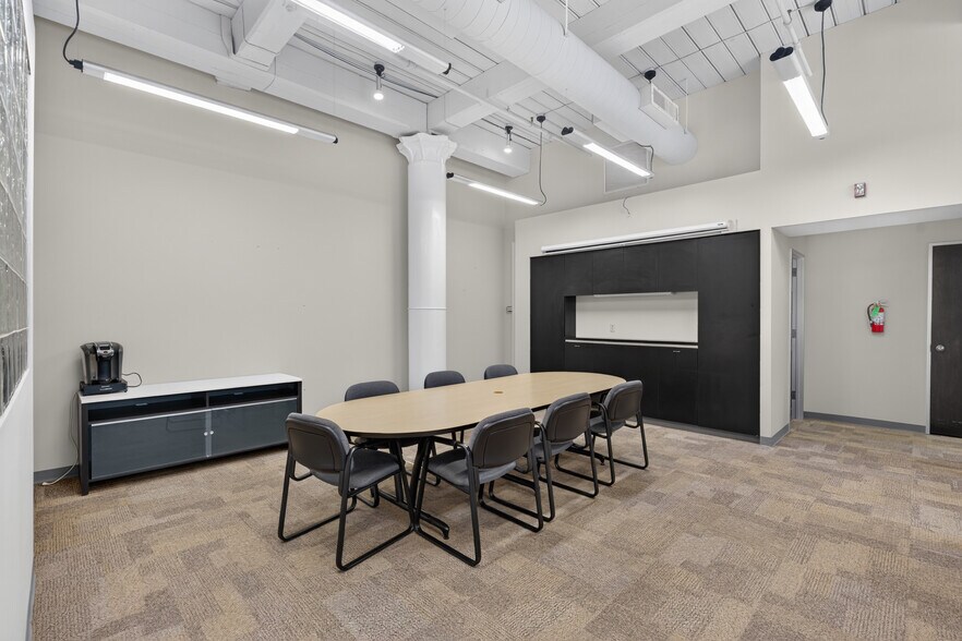 More Photos Of 911-919 Washington Ave, Saint Louis Office For Lease
