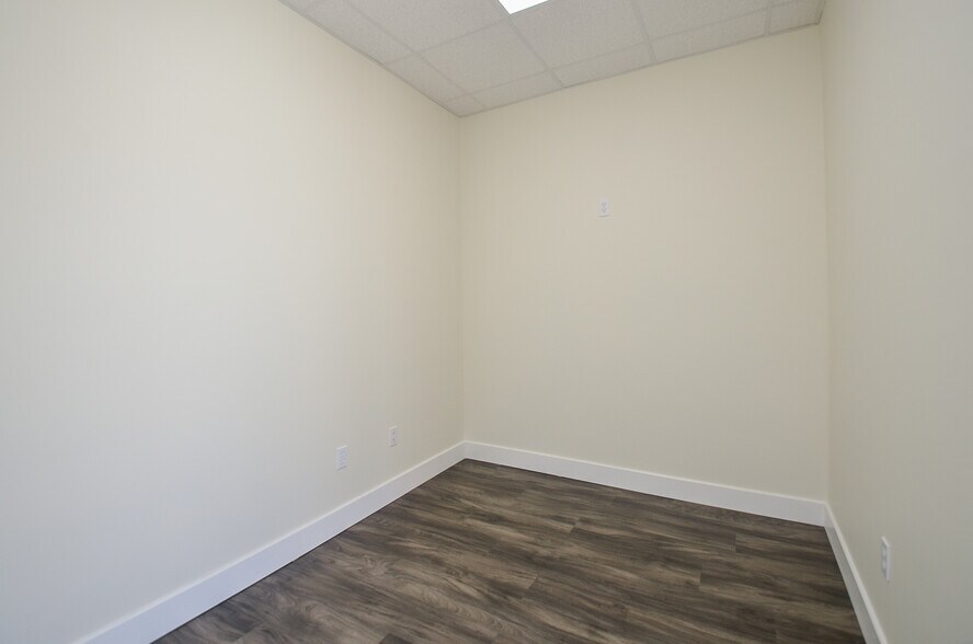 More Photos Of 3107 Elrod Rd, Katy Unknown For Lease