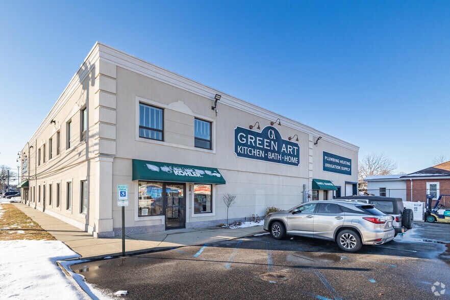 More Photos Of 17 E Jericho Tpke, Huntington Station Storefront Retail Office For Lease