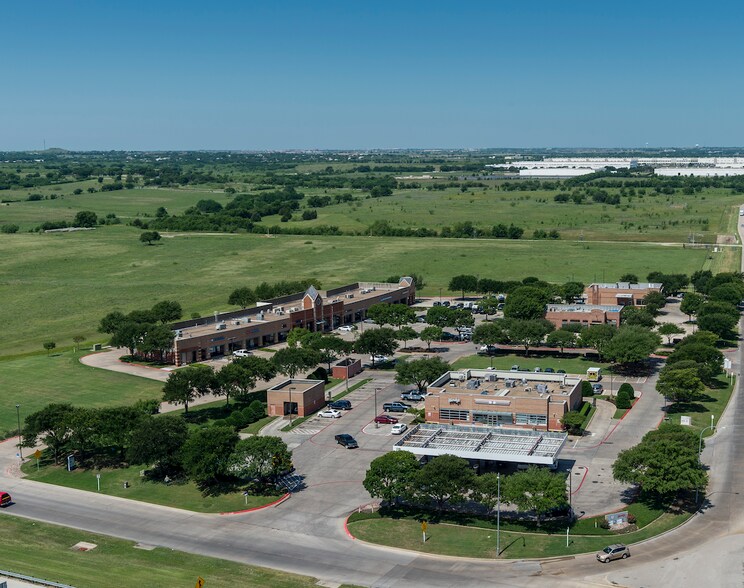More Photos Of 2400 Westport Pky, Fort Worth Unknown For Lease