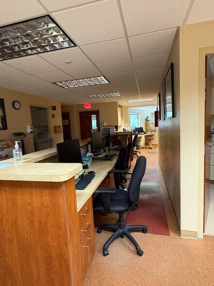 More Photos Of 2501 Cumberland Dr, Valparaiso Medical For Sale