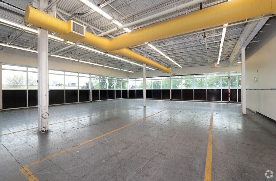 More Photos Of 300 Jubilee Dr, Peabody Manufacturing For Lease
