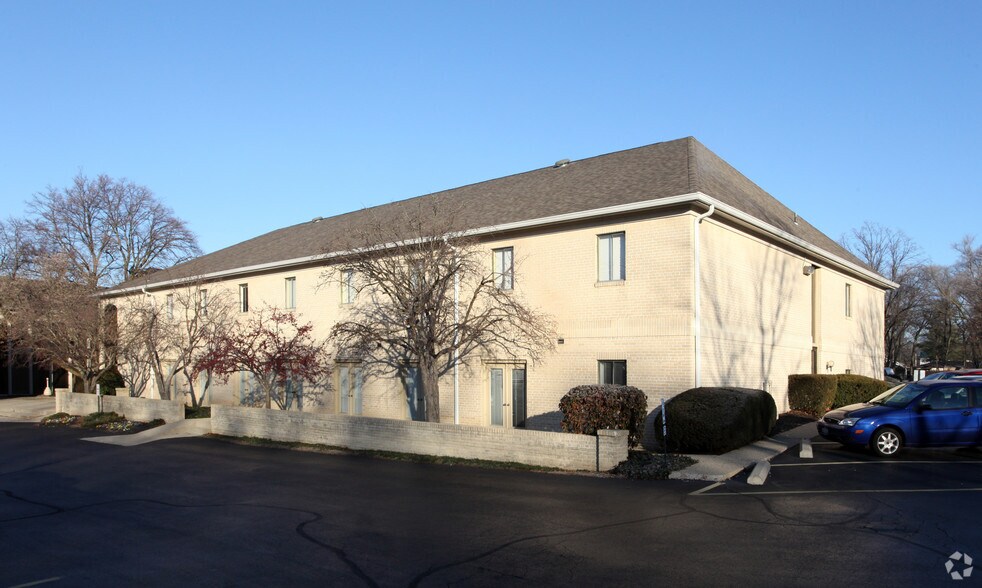 More Photos Of 3040 Riverside Dr, Upper Arlington Office For Lease