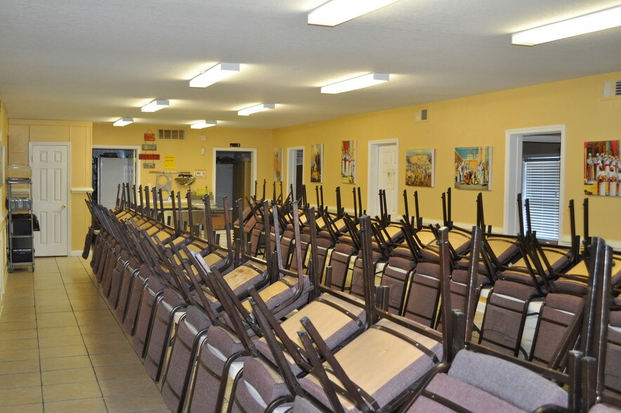 More Photos Of 4141 Bancroft Cir, Tucker Religious Facility For Lease